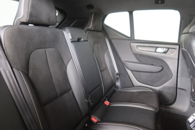2025 Volvo Xc40