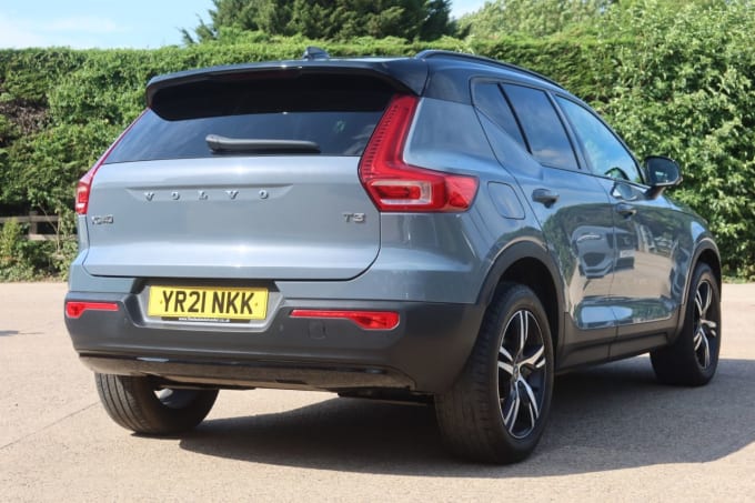 2025 Volvo Xc40