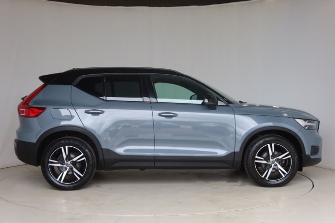 2025 Volvo Xc40
