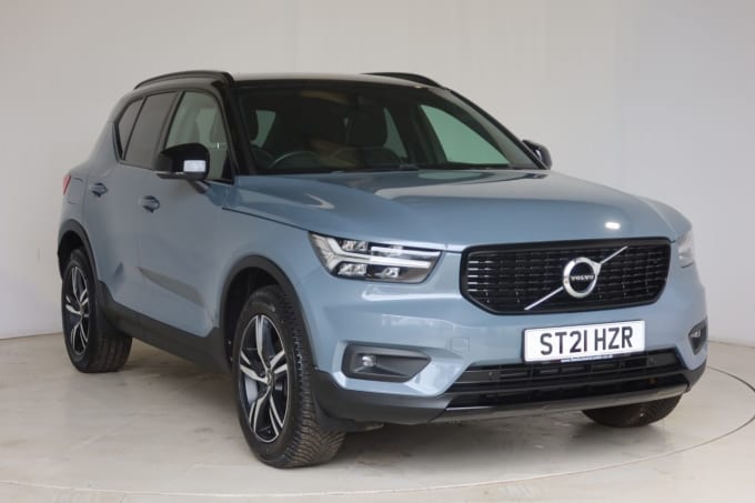 2025 Volvo Xc40