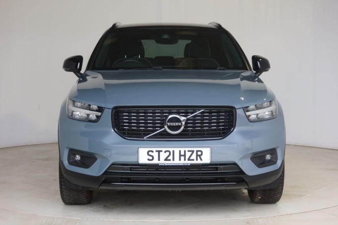 2025 Volvo Xc40