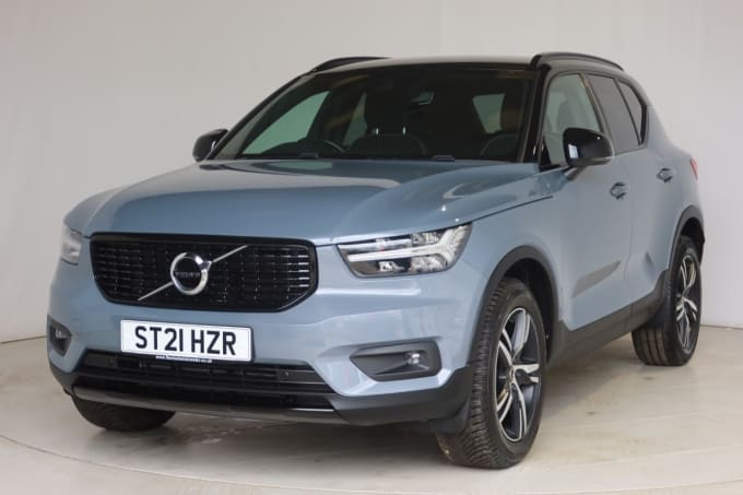 2025 Volvo Xc40