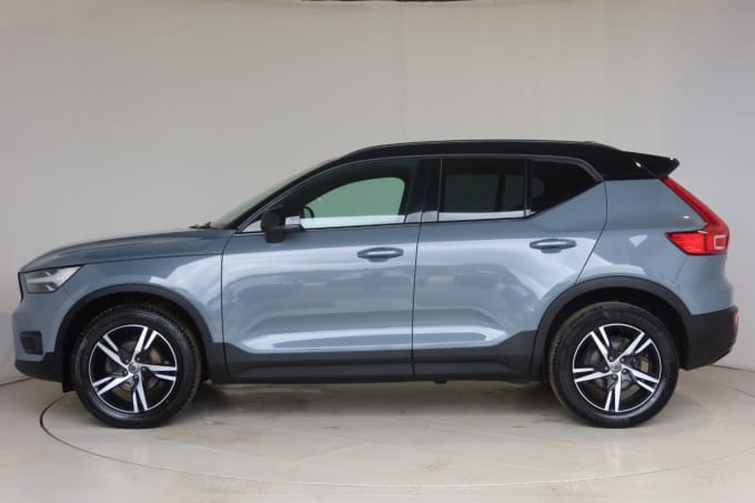 2025 Volvo Xc40