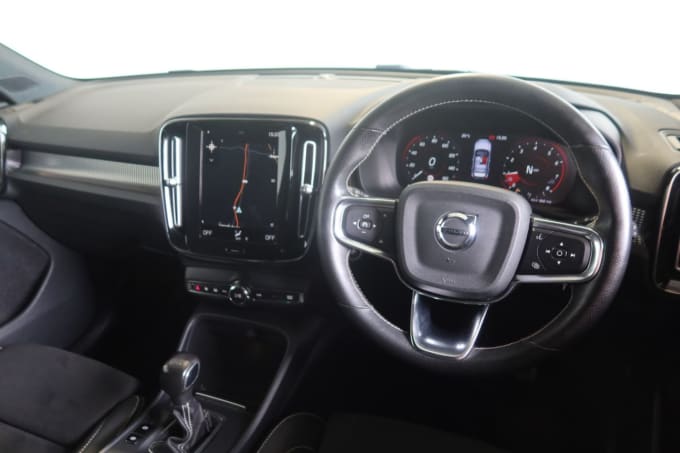 2025 Volvo Xc40