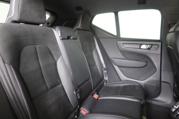 2025 Volvo Xc40