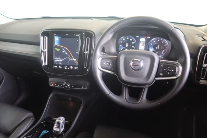 2025 Volvo Xc40