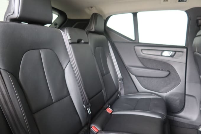 2025 Volvo Xc40