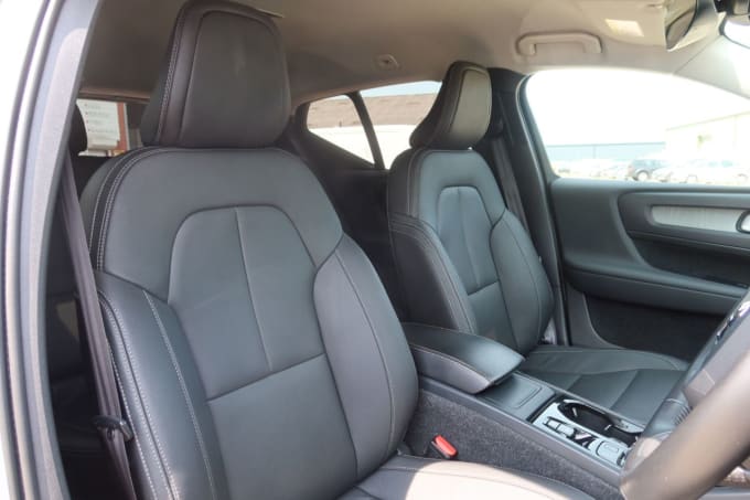 2025 Volvo Xc40