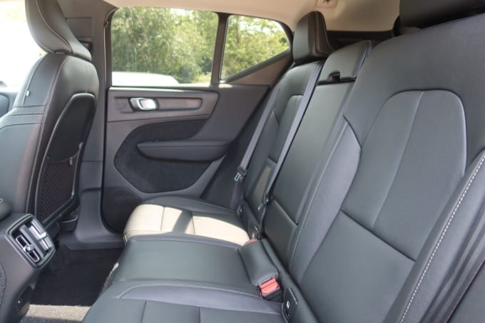 2025 Volvo Xc40
