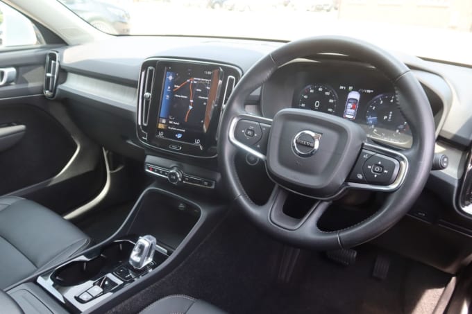 2025 Volvo Xc40