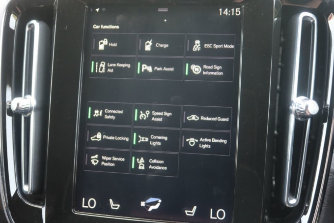 2025 Volvo Xc40