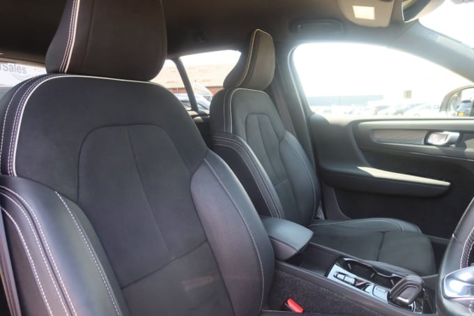 2025 Volvo Xc40
