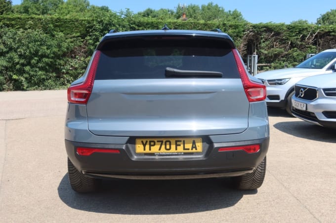 2025 Volvo Xc40
