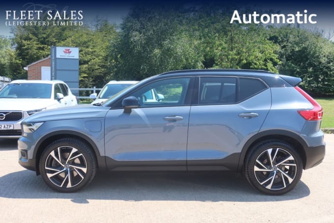 2025 Volvo Xc40