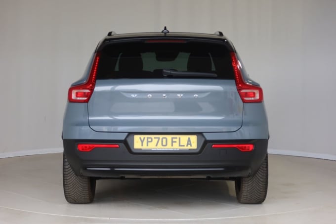 2025 Volvo Xc40