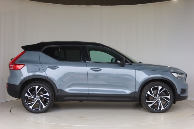 2025 Volvo Xc40
