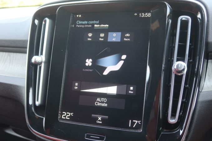2025 Volvo Xc40