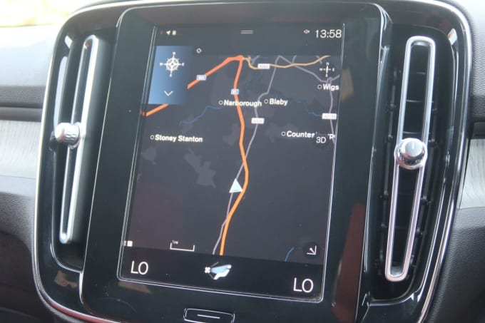 2025 Volvo Xc40