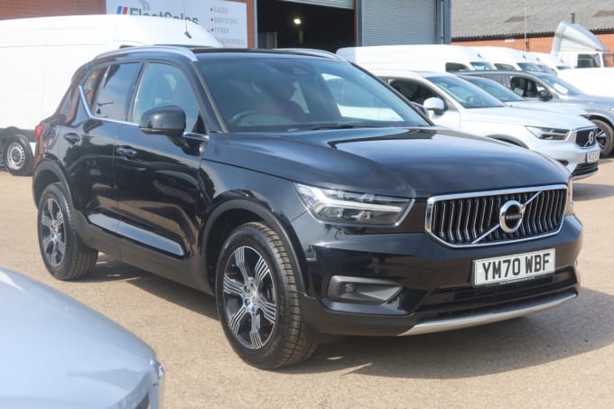 2025 Volvo Xc40