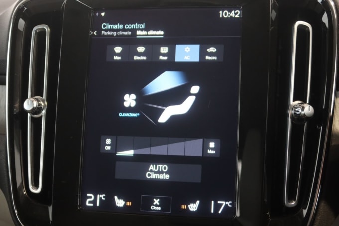 2025 Volvo Xc40