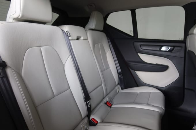 2025 Volvo Xc40