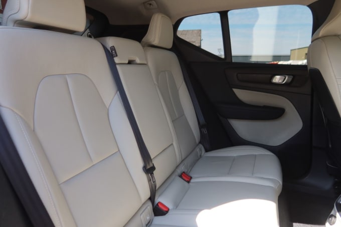 2025 Volvo Xc40