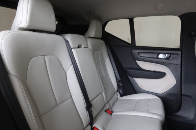 2025 Volvo Xc40