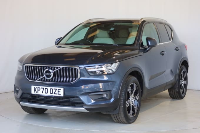 2025 Volvo Xc40