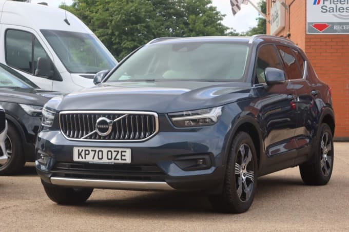 2025 Volvo Xc40