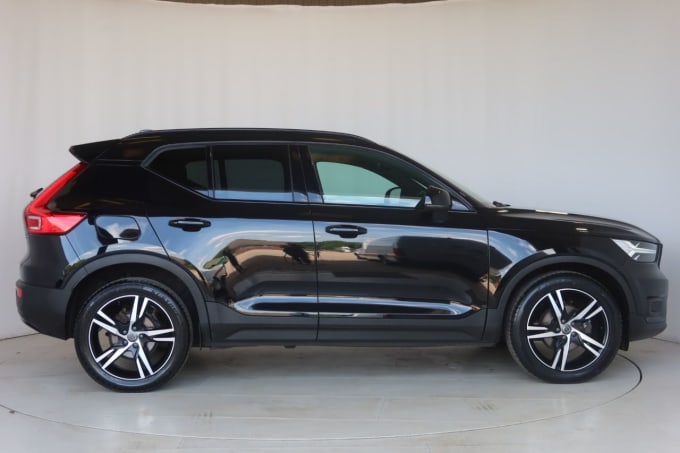 2025 Volvo Xc40