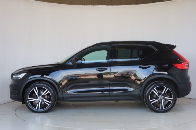 2025 Volvo Xc40