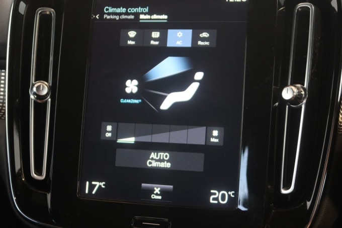2025 Volvo Xc40