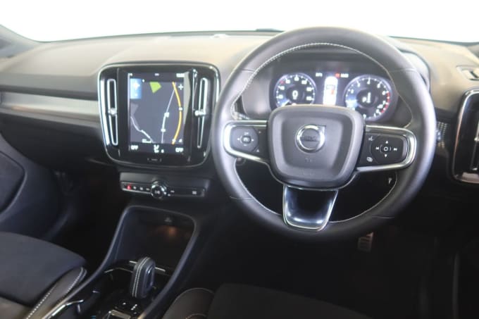 2025 Volvo Xc40