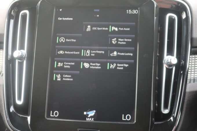 2025 Volvo Xc40