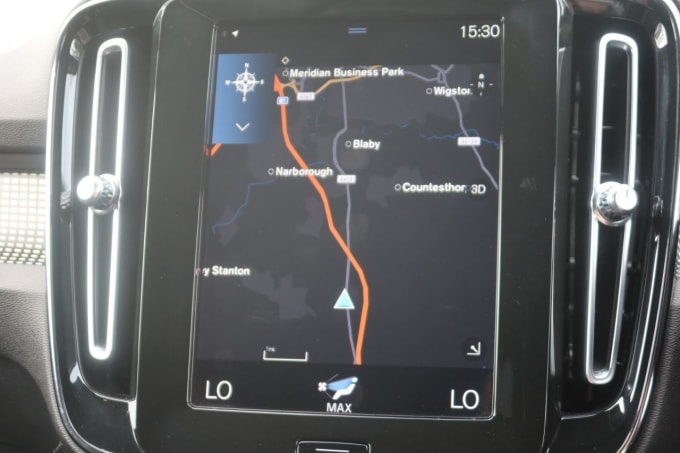 2025 Volvo Xc40