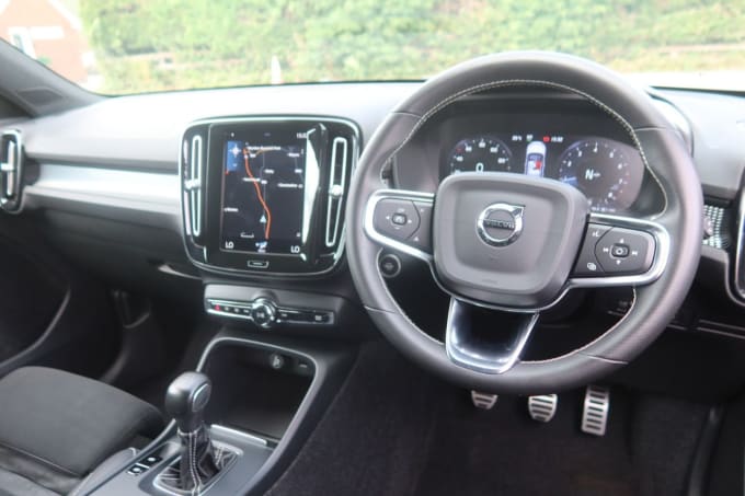 2025 Volvo Xc40