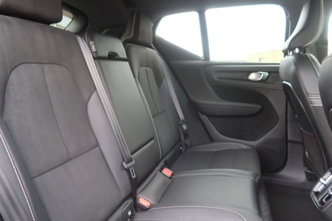 2025 Volvo Xc40