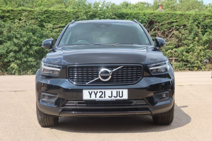 2025 Volvo Xc40