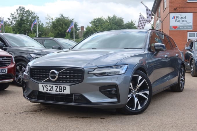 2025 Volvo V60