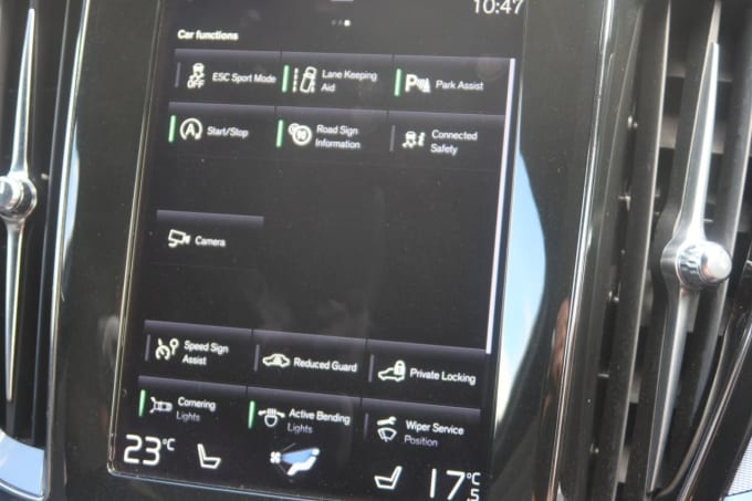2025 Volvo V60