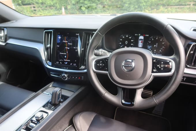 2025 Volvo V60
