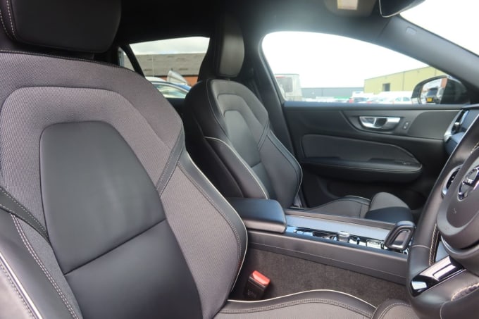 2025 Volvo V60