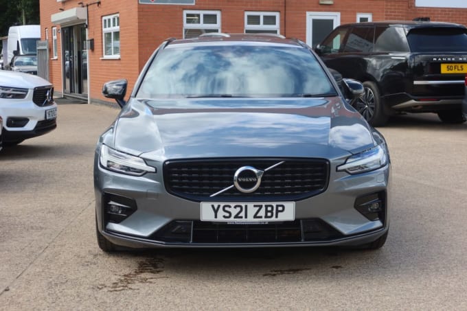 2025 Volvo V60