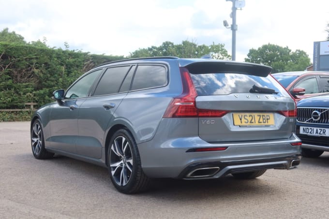 2025 Volvo V60