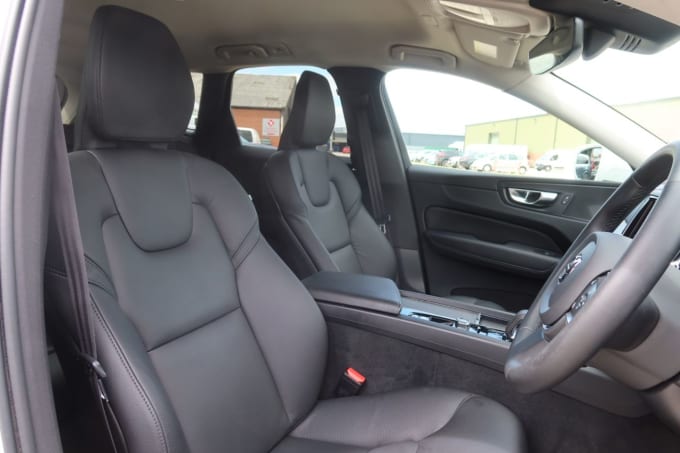 2025 Volvo Xc60