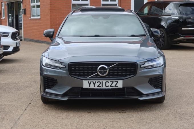 2025 Volvo V60
