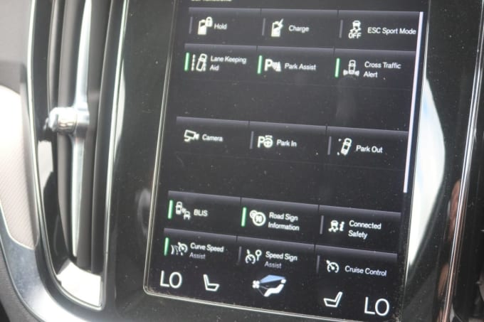 2025 Volvo V60