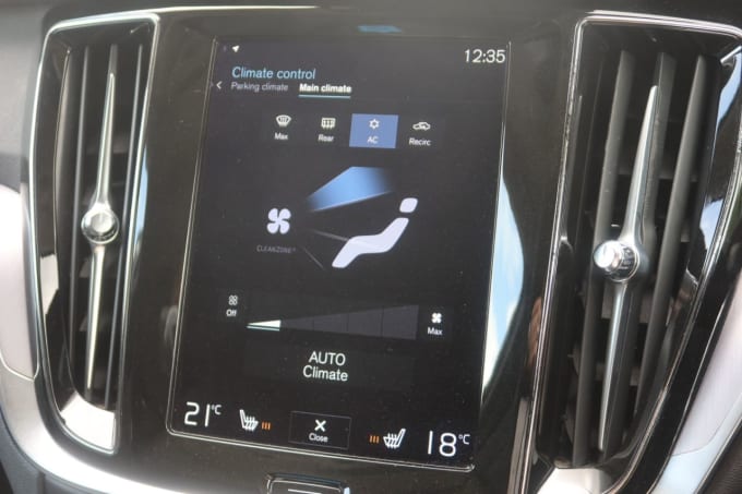 2025 Volvo V60