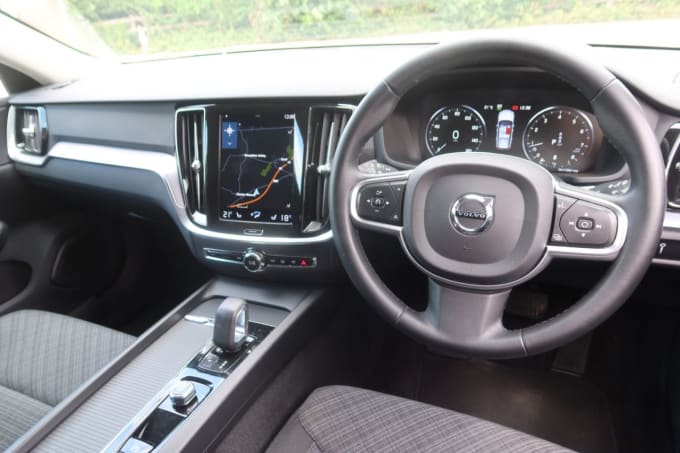 2025 Volvo V60
