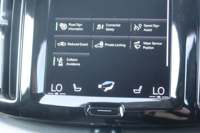 2025 Volvo Xc60